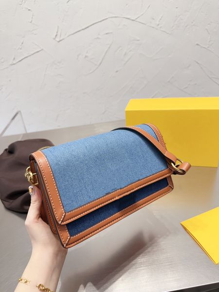 advanced women's bag 2023 new fashion light luxury versatile one shoulder crossbody bag small square bag
advanced women's bag 2023 new fashion light luxury versatile one shoulder crossbody bag small square bag