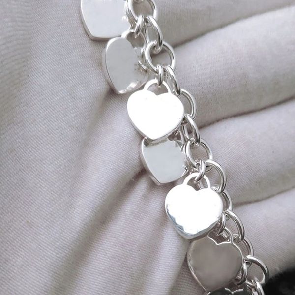 exquisite love charms bracelets famous brand 925sterling silver designer classic love pendant bracelet multi-hearts label signature return t, Golden;silver
exquisite love charms bracelets famous brand 925sterling silver designer classic love pendant bracelet multi-hearts label signature return t, Golden;silver
