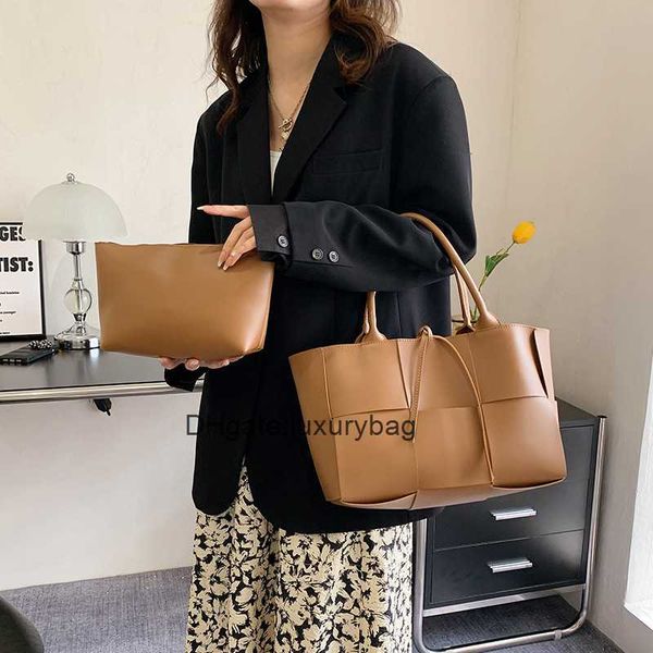 aaaaabotteg uneta jodie mini teen intrecciato large capacity commuting tote bag for women's bag high-end feeling niche underarm shoulde
aaaaabotteg uneta jodie mini teen intrecciato large capacity commuting tote bag for women's bag high-end feeling niche underarm shoulde