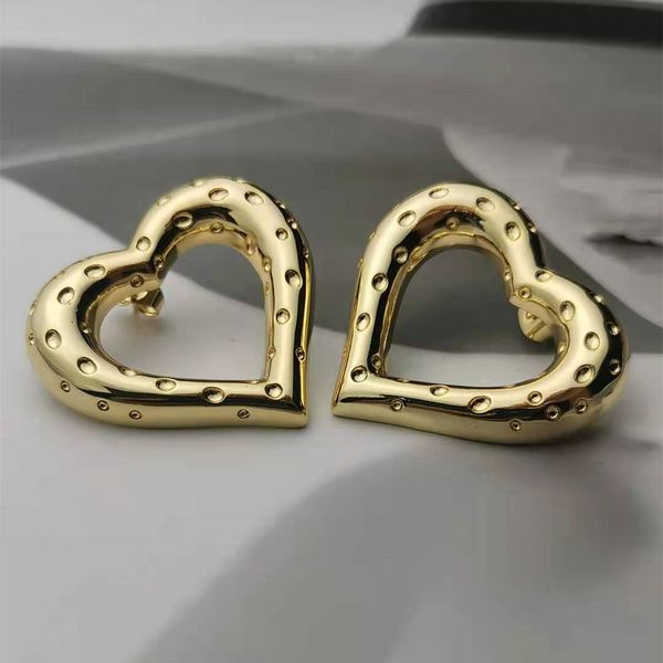 new love heart earrings feminine style smooth brass gold plated pearl earrings luxury jewelry e3009, Golden;silver
new love heart earrings feminine style smooth brass gold plated pearl earrings luxury jewelry e3009, Golden;silver