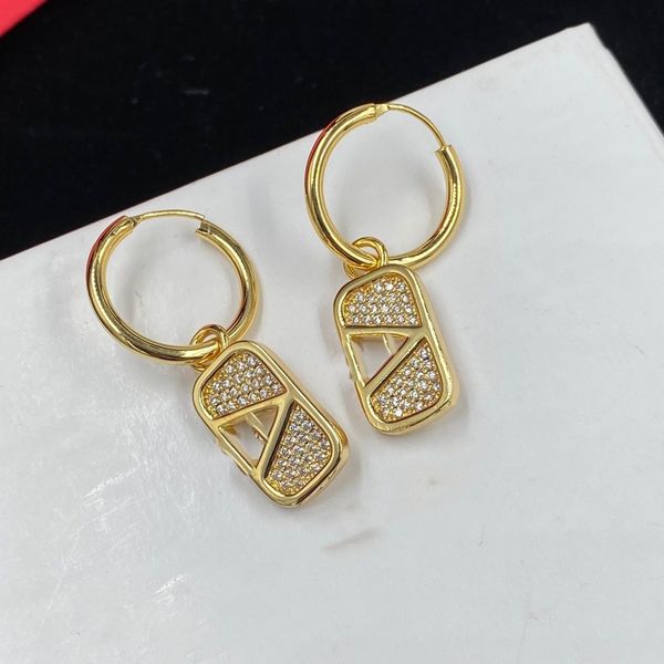fashion earring designers design fashionable, atmospheric, and charming letter earring jewelry and party jewelry for women, Golden;silver
fashion earring designers design fashionable, atmospheric, and charming letter earring jewelry and party jewelry for women, Golden;silver