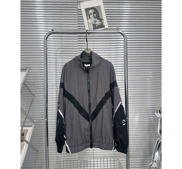 designer jacket reflective zipper patchwork stand-up collar loose back double c nameplate decoration jackets fashion clothes couple classic, Black;brown
designer jacket reflective zipper patchwork stand-up collar loose back double c nameplate decoration jackets fashion clothes couple classic, Black;brown