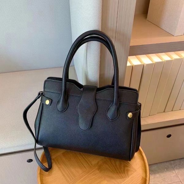 designer shoulder bags luxurys designers tote bag women handbags clutch handbags lady outdoor packs fashion pocket shopping bag pu leather p
designer shoulder bags luxurys designers tote bag women handbags clutch handbags lady outdoor packs fashion pocket shopping bag pu leather p