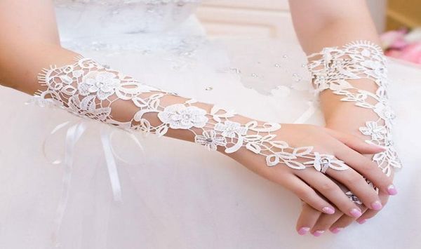 new arrival 2019 spring bridal accessories white fingerless lace bridal gloves whole wedding gloves5710329
new arrival 2019 spring bridal accessories white fingerless lace bridal gloves whole wedding gloves5710329