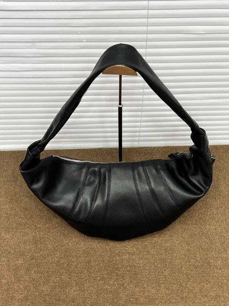 shoulder crossbody bags ox horn bag sheep lager skin kesong oblique cross dumpling leather armpit method stick hidemi chest waist 220712
shoulder crossbody bags ox horn bag sheep lager skin kesong oblique cross dumpling leather armpit method stick hidemi chest waist 220712