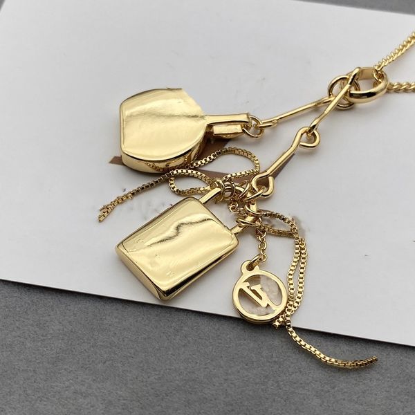 pendant necklace designer necklace women's fashion atmosphere necklace designer jewelry party jewelry gift box, Black
pendant necklace designer necklace women's fashion atmosphere necklace designer jewelry party jewelry gift box, Black