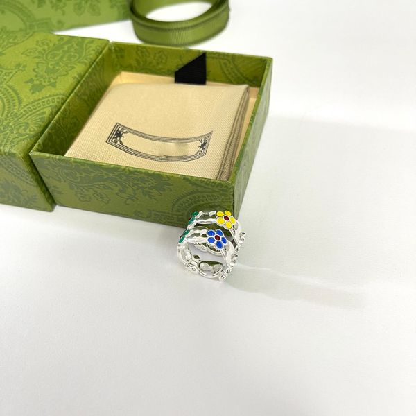 2023 fashion new designer ring interlocking style clasp green enamel flower boat anchor chain style ring colored enamel flower no box, Golden;silver
2023 fashion new designer ring interlocking style clasp green enamel flower boat anchor chain style ring colored enamel flower no box, Golden;silver