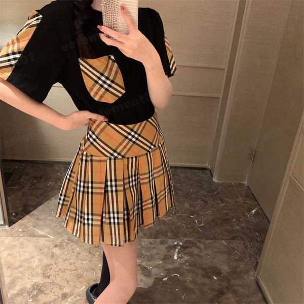 women two piece sets luxury dress classic plaid patchwork loose round neck short sleeve t shirt custom pleated skirt set high end designer w, White
women two piece sets luxury dress classic plaid patchwork loose round neck short sleeve t shirt custom pleated skirt set high end designer w, White
