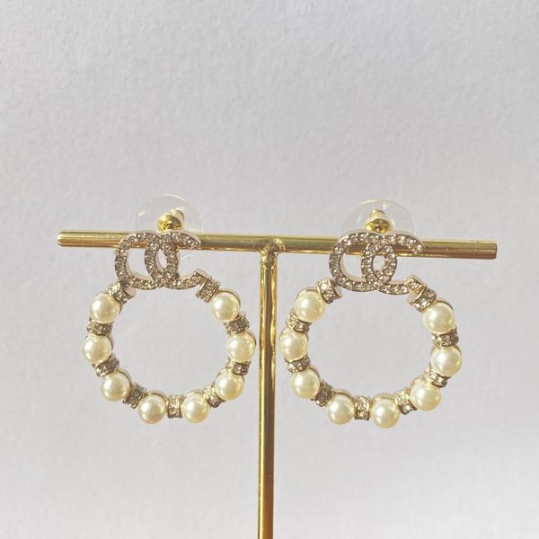 luxury brand women extravagant earrings white pearl small diamonds engagement earring for lady gifts, Golden;silver
luxury brand women extravagant earrings white pearl small diamonds engagement earring for lady gifts, Golden;silver