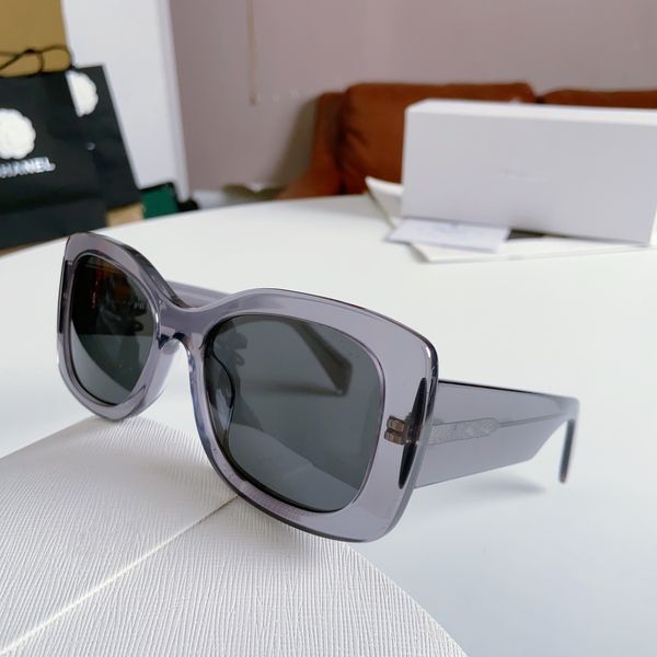 2023 designer sunglasses classic eyeglasses goggle outdoor beach sun glasses for man woman mix color optional triangular signaturewith origi, White;black
2023 designer sunglasses classic eyeglasses goggle outdoor beach sun glasses for man woman mix color optional triangular signaturewith origi, White;black
