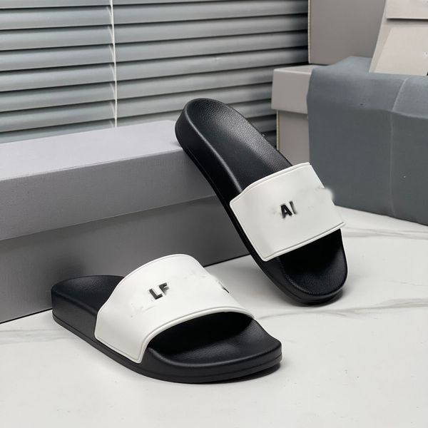 classic paris slippers fashion skateboard shoes men's and women's slippers designer beach flip-flops 35-46, Black
classic paris slippers fashion skateboard shoes men's and women's slippers designer beach flip-flops 35-46, Black