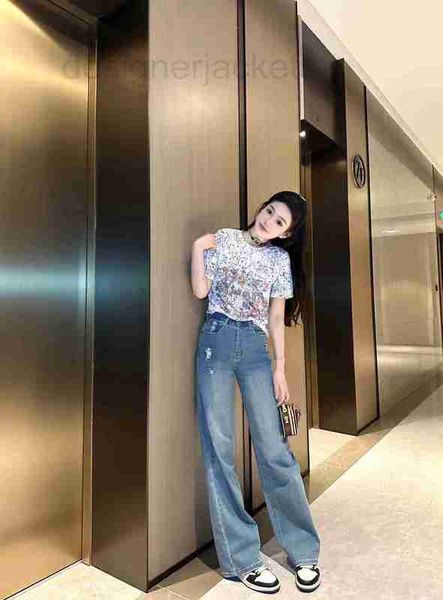 women's jeans designer 2023 spring/summer fur edge letter emblem colored waistband fashionable denim wide leg pants and with a distinct, Blue
women's jeans designer 2023 spring/summer fur edge letter emblem colored waistband fashionable denim wide leg pants and with a distinct, Blue