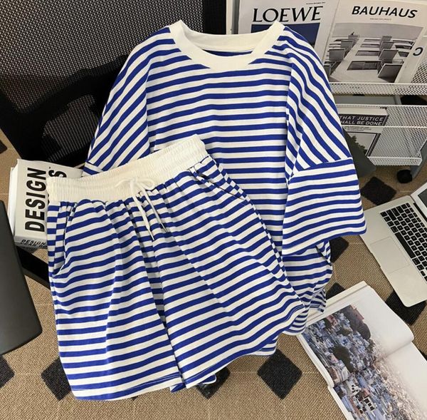 two piece dress 2023 summer women's super fine clothing set short sleeve t-shirt+shorts 2pcs street clothing stripe loose t-shirt sport, White
two piece dress 2023 summer women's super fine clothing set short sleeve t-shirt+shorts 2pcs street clothing stripe loose t-shirt sport, White
