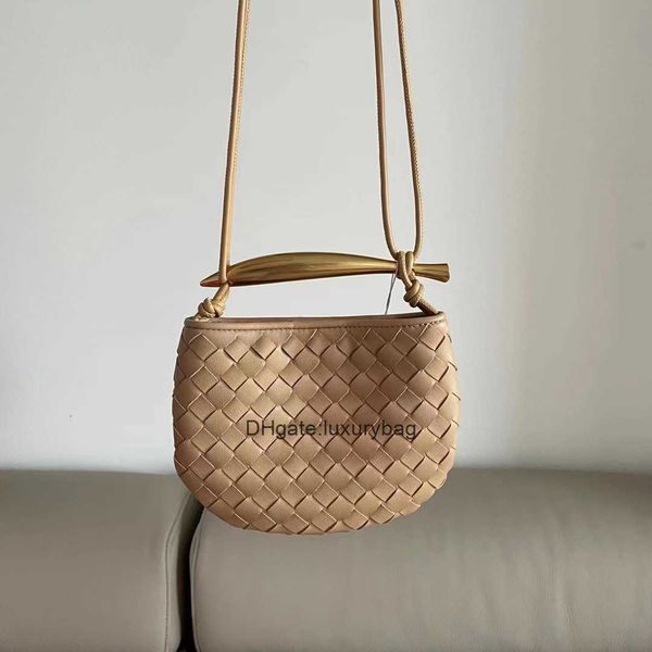 aaaaabotteg uneta jodie mini teen intrecciato half moon sardine women's bag wrinkle dumpling bag leather armpit bag tide shoulder messe
aaaaabotteg uneta jodie mini teen intrecciato half moon sardine women's bag wrinkle dumpling bag leather armpit bag tide shoulder messe