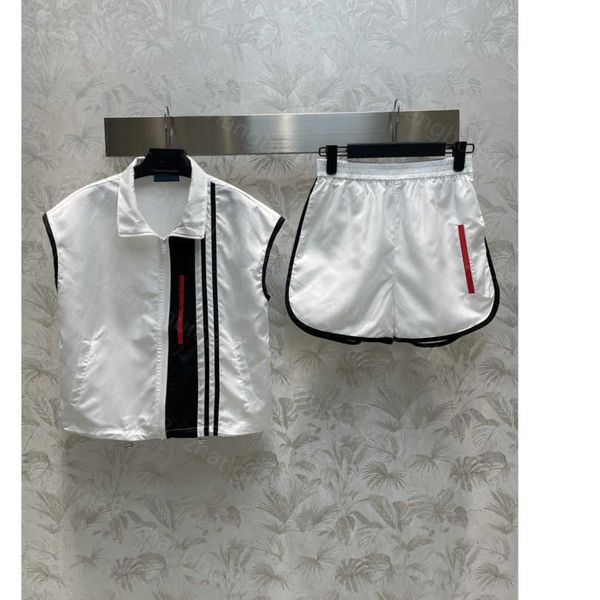 23ss women pants sets womens designer clothing casual suit color contrast standing collar sleeveless letter print elastic waist shorts set w, White
23ss women pants sets womens designer clothing casual suit color contrast standing collar sleeveless letter print elastic waist shorts set w, White