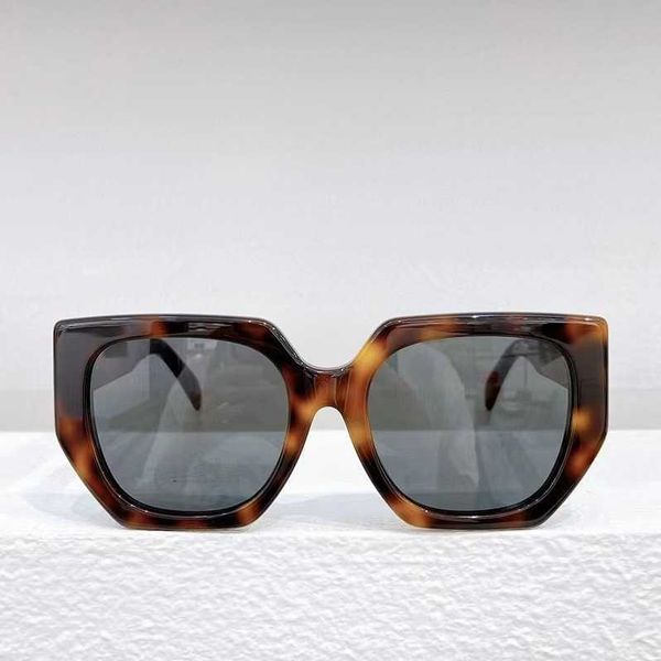 2023 new triumphal arch tiktok same personalized women versatile fashion sunglasses cl40239f, White;black
2023 new triumphal arch tiktok same personalized women versatile fashion sunglasses cl40239f, White;black