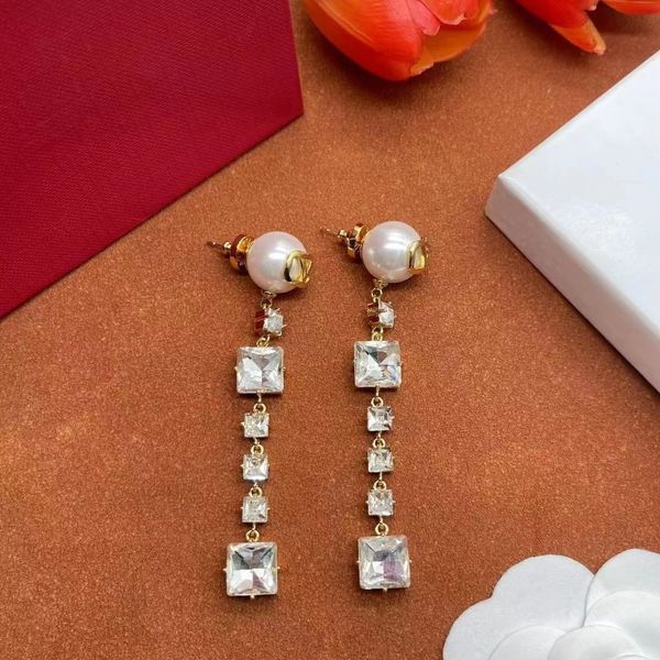 earring designers design fashionable, atmospheric, and charming letter earring jewelry and party jewelry for women, Golden;silver
earring designers design fashionable, atmospheric, and charming letter earring jewelry and party jewelry for women, Golden;silver