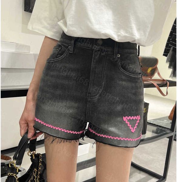 23ss womens shorts womens designer clothing wavy ribbon spliced high-waisted denim shorts women clothes a1, White;black
23ss womens shorts womens designer clothing wavy ribbon spliced high-waisted denim shorts women clothes a1, White;black