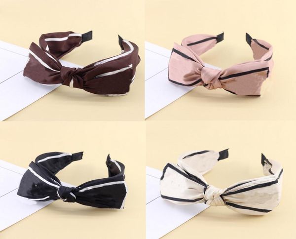 2021 designer fashion cletter women hair sticks fashion girl headbandwomen designer headbands hair accessories for women head7037630, Black;brown
2021 designer fashion cletter women hair sticks fashion girl headbandwomen designer headbands hair accessories for women head7037630, Black;brown