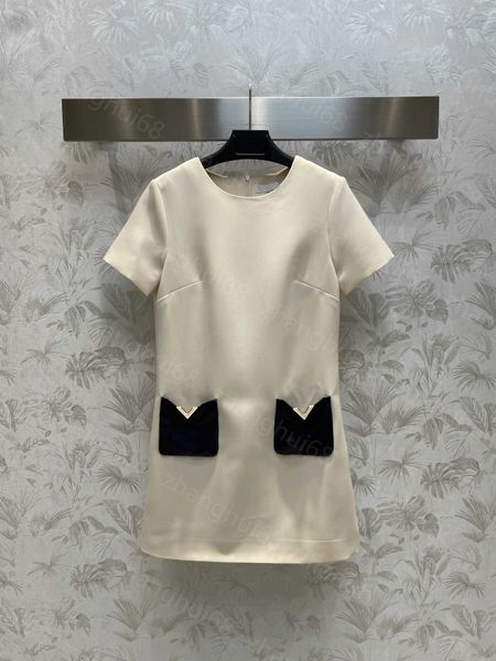 23ss summer dresses women dress womens designer clothing round neck color pocket a-line waist short sleeve dress womens clothing, Black;gray
23ss summer dresses women dress womens designer clothing round neck color pocket a-line waist short sleeve dress womens clothing, Black;gray