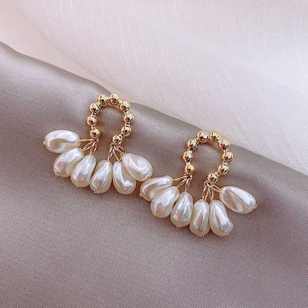 small and high-end genuine pearl earrings for women with 14k gold injection french water drop earrings, Golden
small and high-end genuine pearl earrings for women with 14k gold injection french water drop earrings, Golden