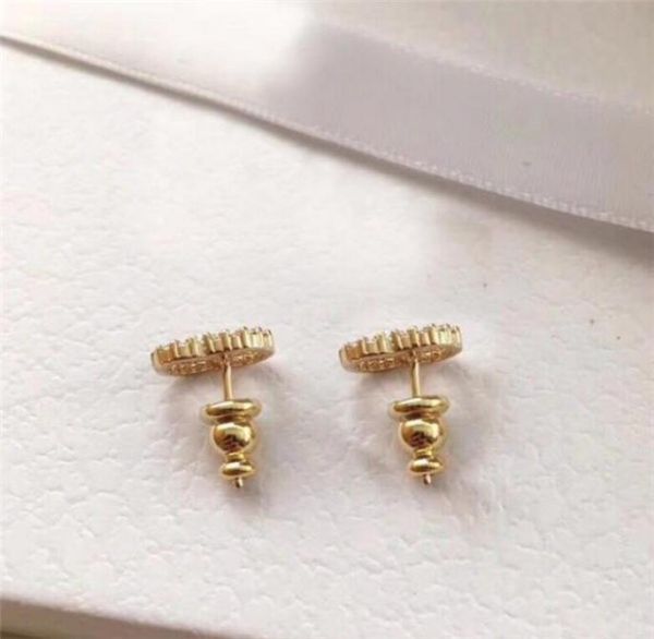 with box fashion stud brand have stamps pearl designer earrings for lady women party wedding lovers gift engagement luxury jewelry7728942, Golden;silver
with box fashion stud brand have stamps pearl designer earrings for lady women party wedding lovers gift engagement luxury jewelry7728942, Golden;silver
