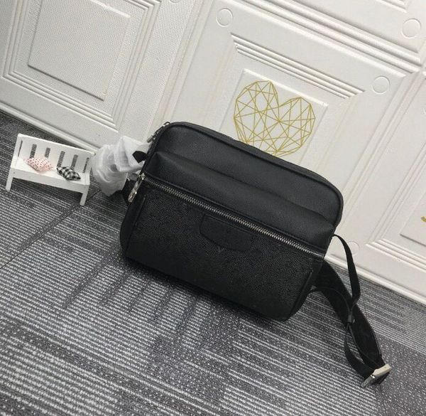 men leather trio messenger bags women luxury shoulder make up bag designer handbag tote mans fashion wallet card holders coin purse
men leather trio messenger bags women luxury shoulder make up bag designer handbag tote mans fashion wallet card holders coin purse