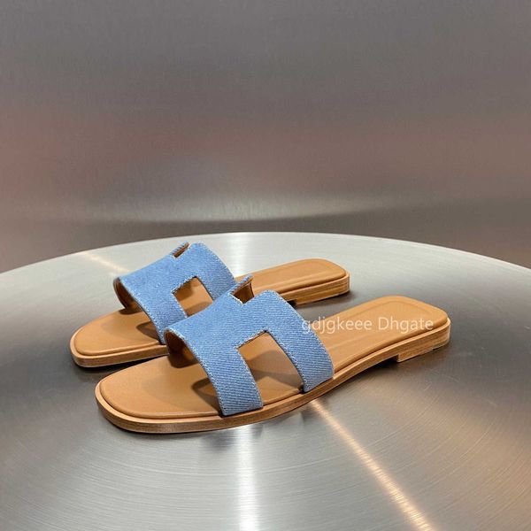 Designer Oran H Slippers Sandals For Women Summer Casual Fashion Luxury Ladies Classic Flat Leather Solid Home Beach Slides Shoes size 34-42 with box, Color4
Designer Oran H Slippers Sandals For Women Summer Casual Fashion Luxury Ladies Classic Flat Leather Solid Home Beach Slides Shoes size 34-42 with box, Color4
