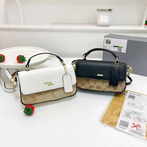 designer bag women's shoulder handbag classic color presbyard version small square clamshell leather cross stylish crossbody bag
designer bag women's shoulder handbag classic color presbyard version small square clamshell leather cross stylish crossbody bag