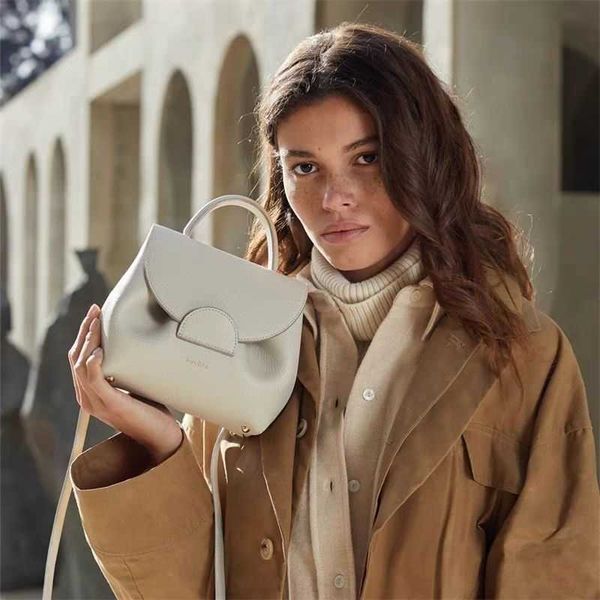 picking up polene bag numberone small classic smiling face bag cowhide one shoulder diagonal straddle bag handbag
picking up polene bag numberone small classic smiling face bag cowhide one shoulder diagonal straddle bag handbag