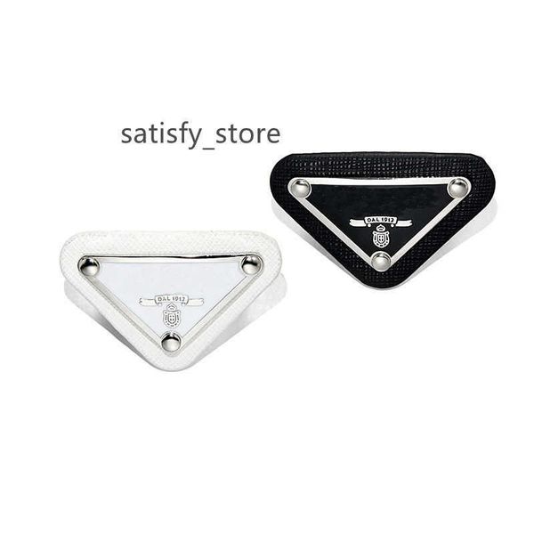 highly quality designer men women pins brooches luxurys brand letters brooch pin for suit dress pins fashion triangle jewerly, Gray
highly quality designer men women pins brooches luxurys brand letters brooch pin for suit dress pins fashion triangle jewerly, Gray