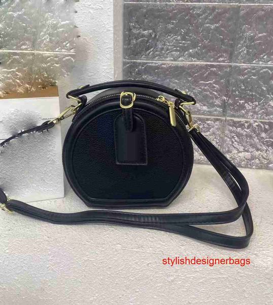chanei circular small wallet shoulder bag crossbody bags womens purses and handbags19*17*7cm
chanei circular small wallet shoulder bag crossbody bags womens purses and handbags19*17*7cm