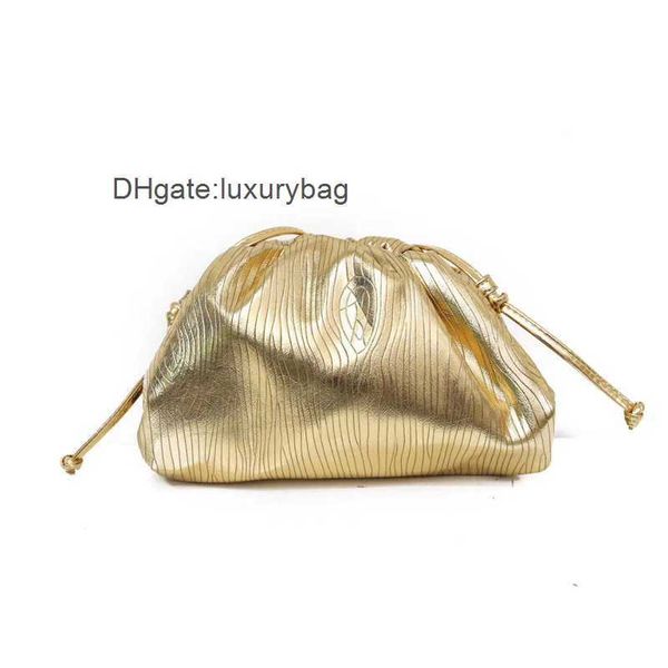 aaaaabotteg uneta jodie mini teen intrecciato women's bag new gold cloud bag large and small woven dumplings bag handbag single shoulde
aaaaabotteg uneta jodie mini teen intrecciato women's bag new gold cloud bag large and small woven dumplings bag handbag single shoulde