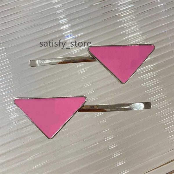 one pair metal triangle hair clip with stamp women girl triangle letter barrettes fashion hair designer jewelry accessories with, Golden;silver
one pair metal triangle hair clip with stamp women girl triangle letter barrettes fashion hair designer jewelry accessories with, Golden;silver