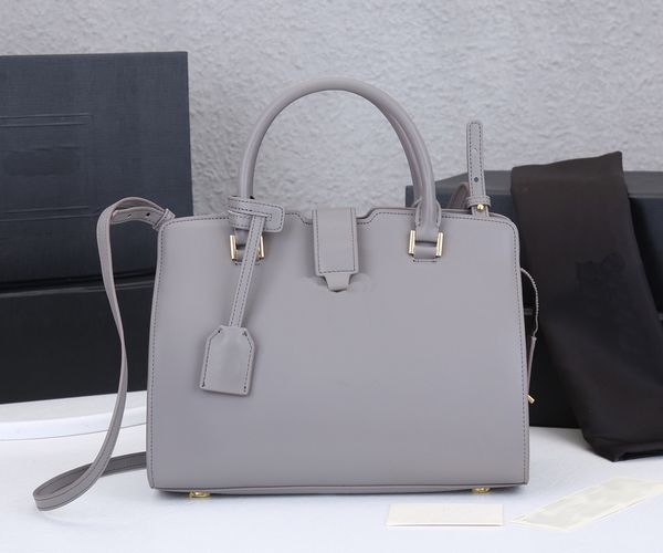 2023 designer high-quality cross-body classic handbag messenger luxury handbags bags 1731
2023 designer high-quality cross-body classic handbag messenger luxury handbags bags 1731