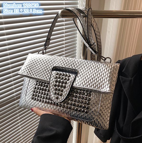wholesale ladies shoulder bags 7 colors street personality rivet punk clutch bag large capacity folding embossed leather handbag contrast fa
wholesale ladies shoulder bags 7 colors street personality rivet punk clutch bag large capacity folding embossed leather handbag contrast fa