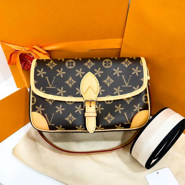 vacation the tote m45985 m46386 genuine leather fashion diane bag womens wallets evening stuff sacks mens luxurys designer cross body clutch
vacation the tote m45985 m46386 genuine leather fashion diane bag womens wallets evening stuff sacks mens luxurys designer cross body clutch