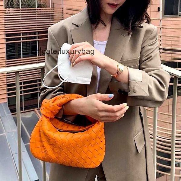 aaaaabotteg uneta jodie mini teen intrecciato netred knotted ox horn bag woven hand bag cloud dumpling bag leather hand bag
aaaaabotteg uneta jodie mini teen intrecciato netred knotted ox horn bag woven hand bag cloud dumpling bag leather hand bag