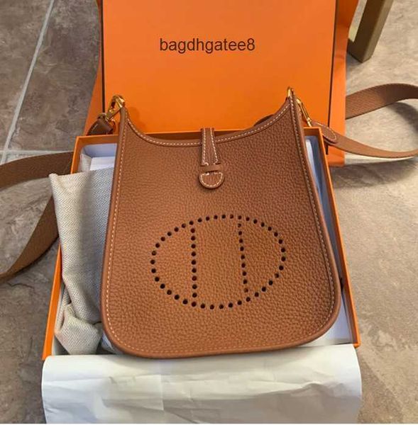 lychee hollow designer bags tote bag h 2023 evelyn bucket head grain layer cow leather women's one shoulder cross body 17cm 7e7v
lychee hollow designer bags tote bag h 2023 evelyn bucket head grain layer cow leather women's one shoulder cross body 17cm 7e7v