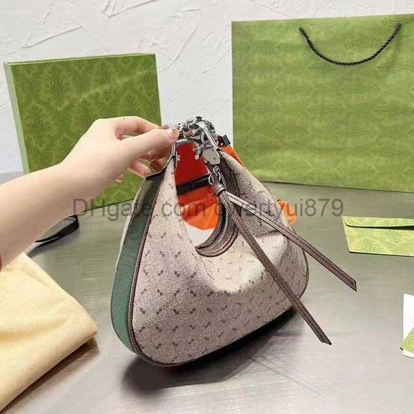 shoulder bags canavs crossbdoy bags attache shoulder handbag patchwork leather hook fastener zipper cotton linen women half moon purse qwert
shoulder bags canavs crossbdoy bags attache shoulder handbag patchwork leather hook fastener zipper cotton linen women half moon purse qwert