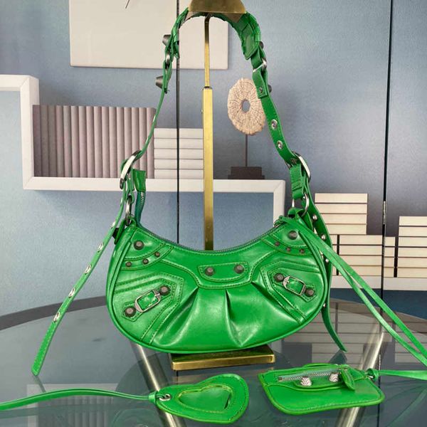 designer bags rivet shoulder bags women handbag crossbody bag half moon armpit bags cowhide genuine leather creased edge pendant heart mirro
designer bags rivet shoulder bags women handbag crossbody bag half moon armpit bags cowhide genuine leather creased edge pendant heart mirro