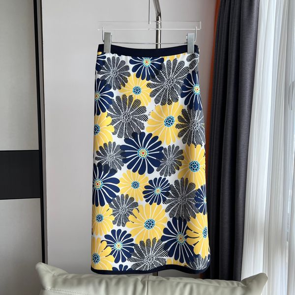 fashion band spring and summer new daisy flower printed skirt, Black