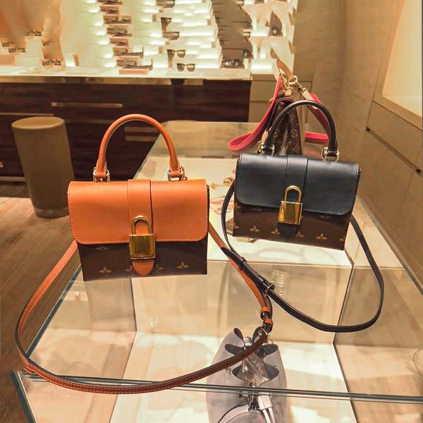 designer bags m44322 locky bb fashion tote bag clutch bags metal lock womens luxury designer genuine leather crossbody shoulder printed patt
designer bags m44322 locky bb fashion tote bag clutch bags metal lock womens luxury designer genuine leather crossbody shoulder printed patt