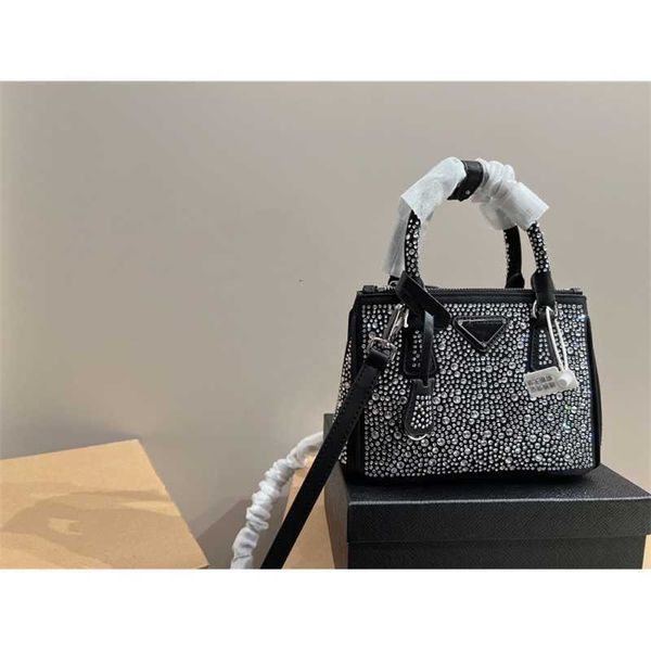 totes bags spring full and single summer industry new diamond inverted triangle glittering shoulder messenger fashion handbag female luxurie
totes bags spring full and single summer industry new diamond inverted triangle glittering shoulder messenger fashion handbag female luxurie