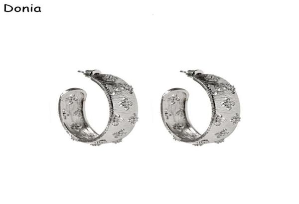 donia jewelry luxury stud european and american fashion fourleaf flower cshaped titanium steel threecolor creative designer ear3243550, Golden;silver
donia jewelry luxury stud european and american fashion fourleaf flower cshaped titanium steel threecolor creative designer ear3243550, Golden;silver