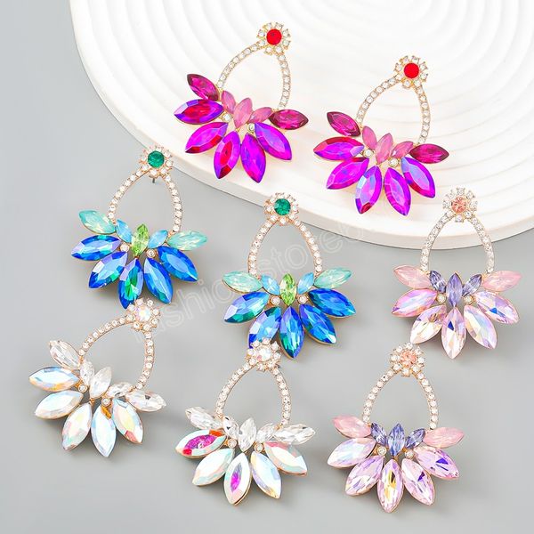 fashion metal rhinestone geometric earrings women's exaggerated trend dangle earrings banquet jewelry accessories, Silver
fashion metal rhinestone geometric earrings women's exaggerated trend dangle earrings banquet jewelry accessories, Silver