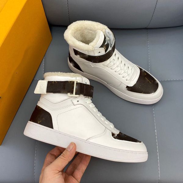 men's low-high skate shoes discount one knitted wheat black and white leisure sports joints luxury designer shoes outdoor sports shoes.
men's low-high skate shoes discount one knitted wheat black and white leisure sports joints luxury designer shoes outdoor sports shoes.