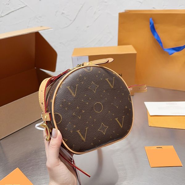 luxury designer round bag cake cowhide shoulder crossbody bags nano handbags clutchs women phone camera purses
luxury designer round bag cake cowhide shoulder crossbody bags nano handbags clutchs women phone camera purses