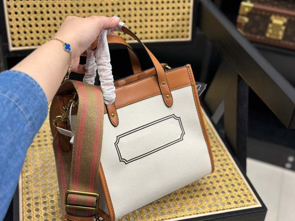 23ss luxury designer shoulder bags fashion women messenger bag large capacity flap bags three colors 22cm
23ss luxury designer shoulder bags fashion women messenger bag large capacity flap bags three colors 22cm