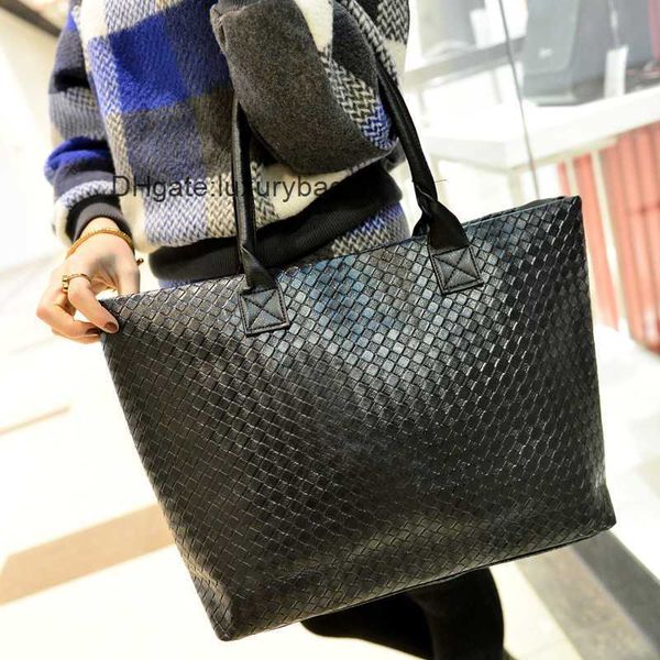 aaaaabotteg uneta jodie mini teen intrecciato designer handbag new women's bag woven bag handheld shoulder bag big fashion
aaaaabotteg uneta jodie mini teen intrecciato designer handbag new women's bag woven bag handheld shoulder bag big fashion